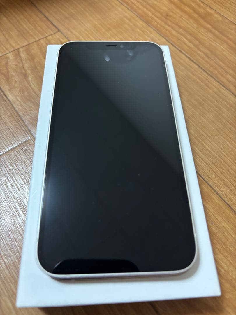 Apple iPhone 12ホワイト