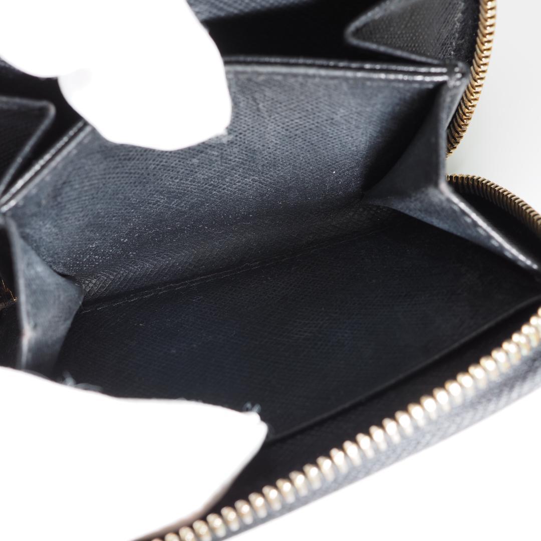 PRADA プラダ ケース サフィアーノ 三角プレート 黒