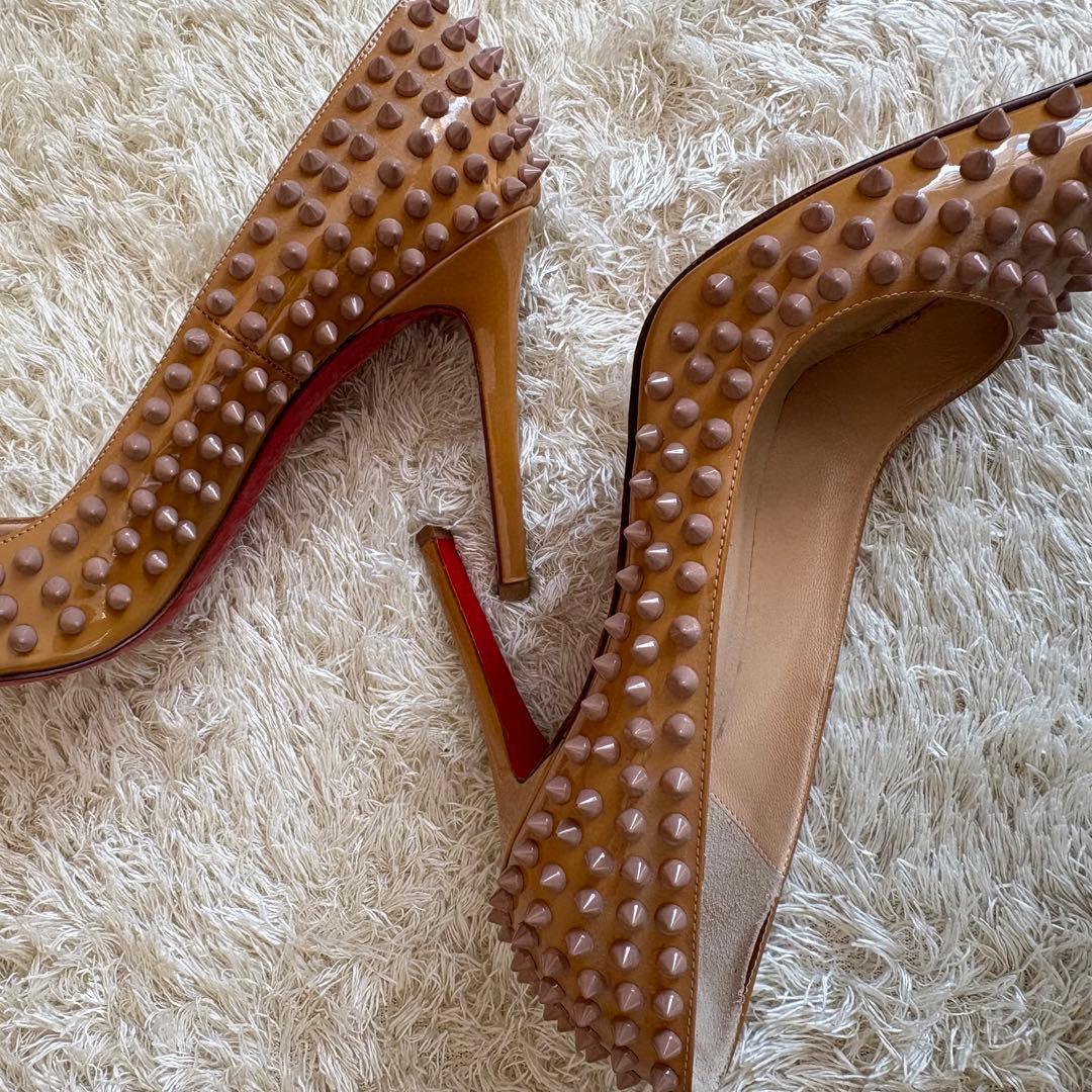クリスチャンルブタン スパイク スタッズ パンプス 39.5 キャメル エナメル
