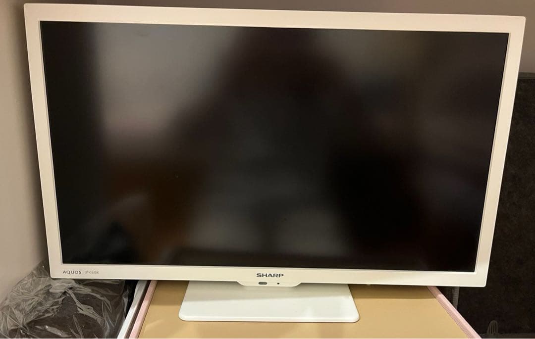 シャープ2022年製AQUOS 22型液晶テレビ　ホワイトと室内アンテナセット