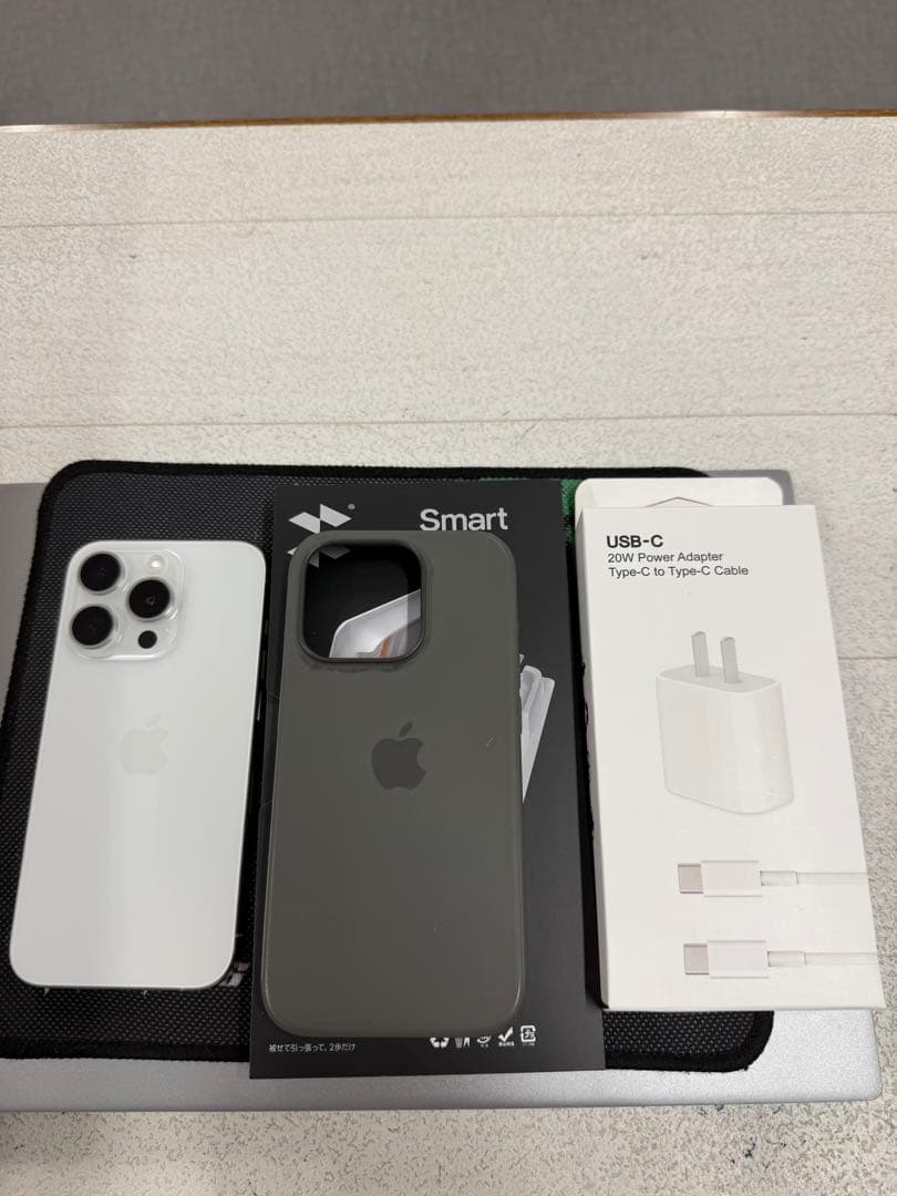 Iphone 15 pro 256gb sim フリー　バッテリー86％