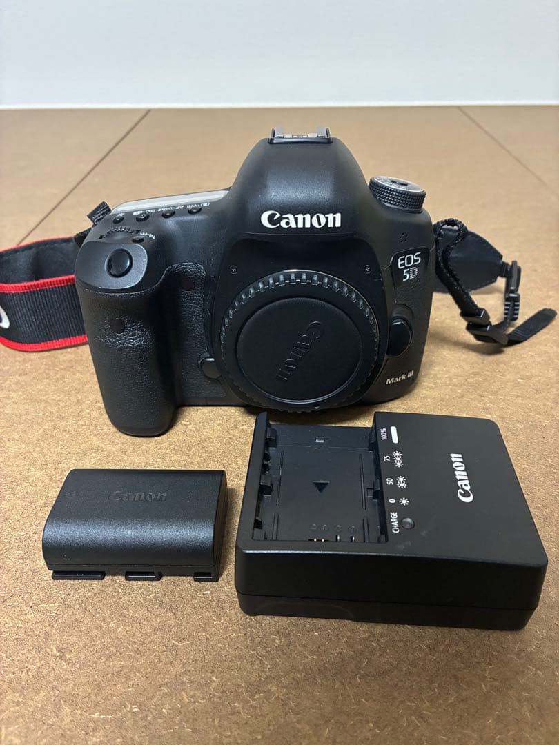 Canon EOS 5D Mark III 本体 バッテリー付き