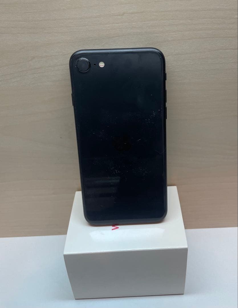 iPhone SE 第2世代　64GB ブラックSE2 バッテリー100%