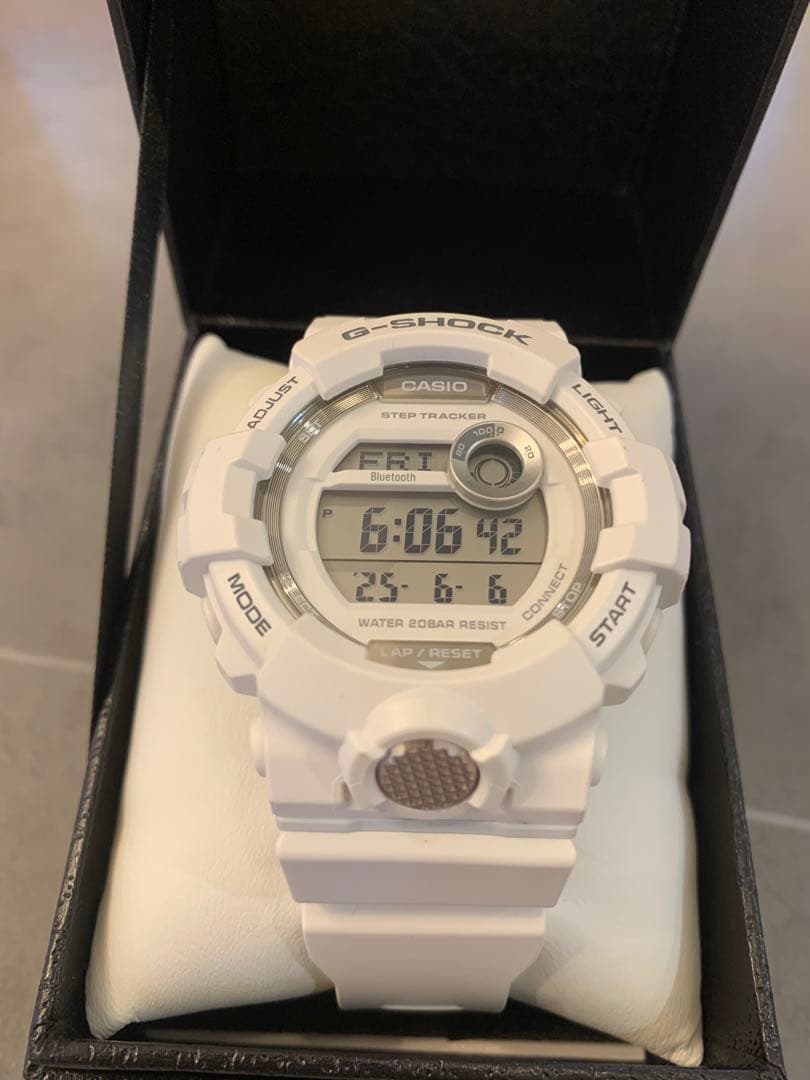 美品　G-SHOCK デジタル腕時計 ホワイト