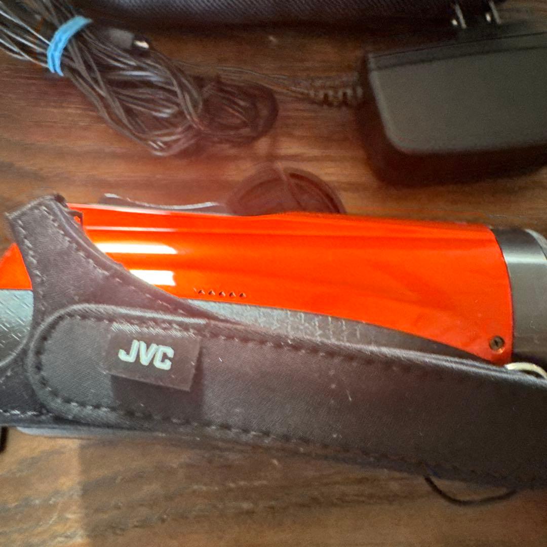 JVCビデオカメラ☆EverioR☆GZ-RX690-Dオレンジ