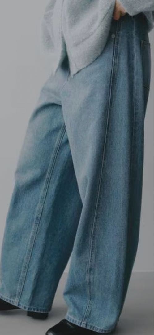 コクーンデニムパンツ