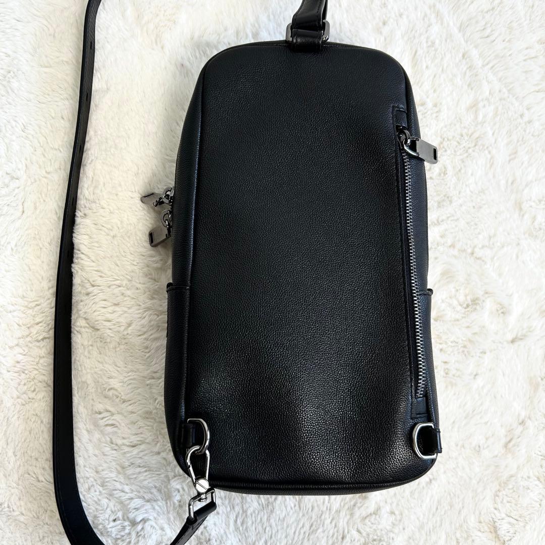 美品　\" BALLY \" Mythos シボ革　スリングバッグ ボディバッグ