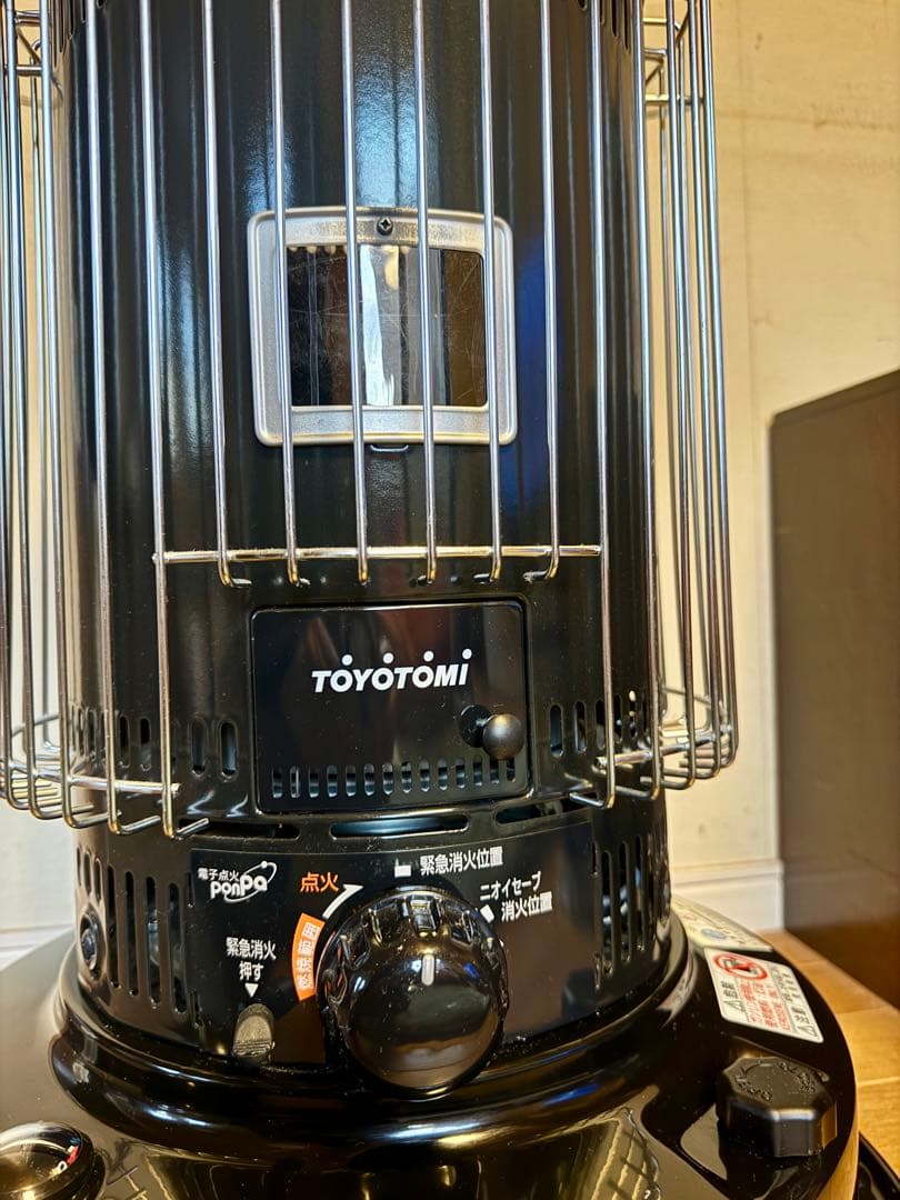 【美品】TOYOTOMI 石油ストーブ KS-67H（黒）