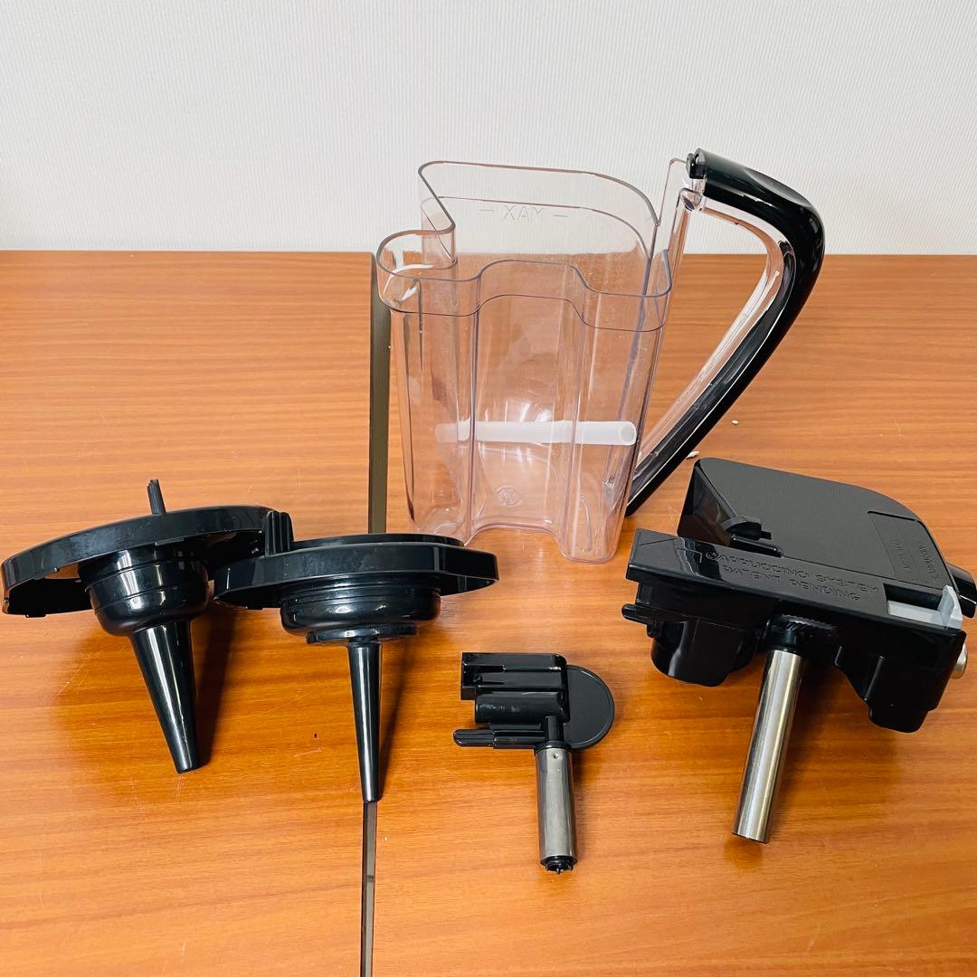 美品　デロンギ　全自動　エスプレッソマシン コーヒー　ESAM1500DK