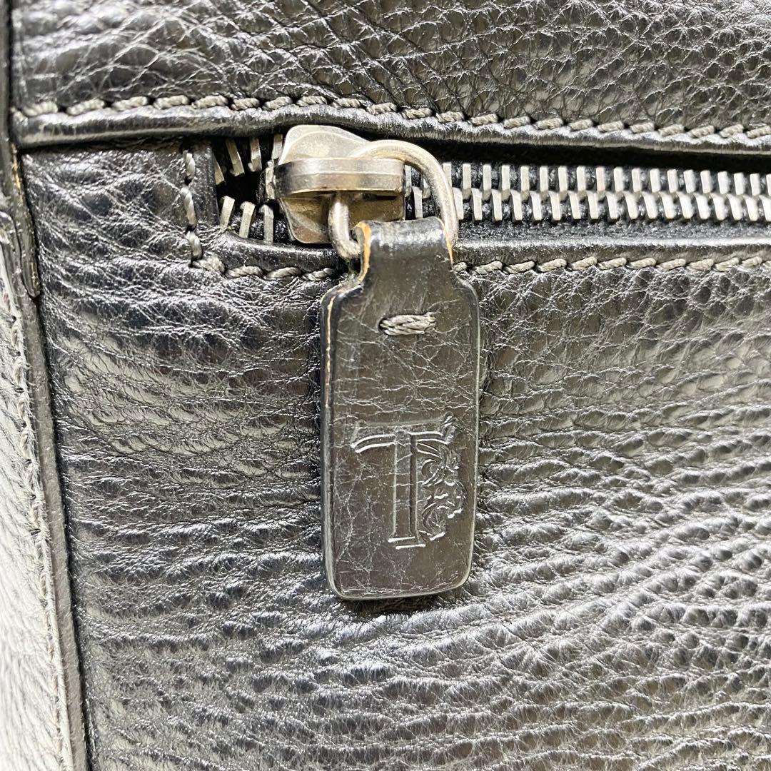 TOD’S トッズ　ショルダー　メッセンジャー　バッグ　A4 シボ革　ブラック