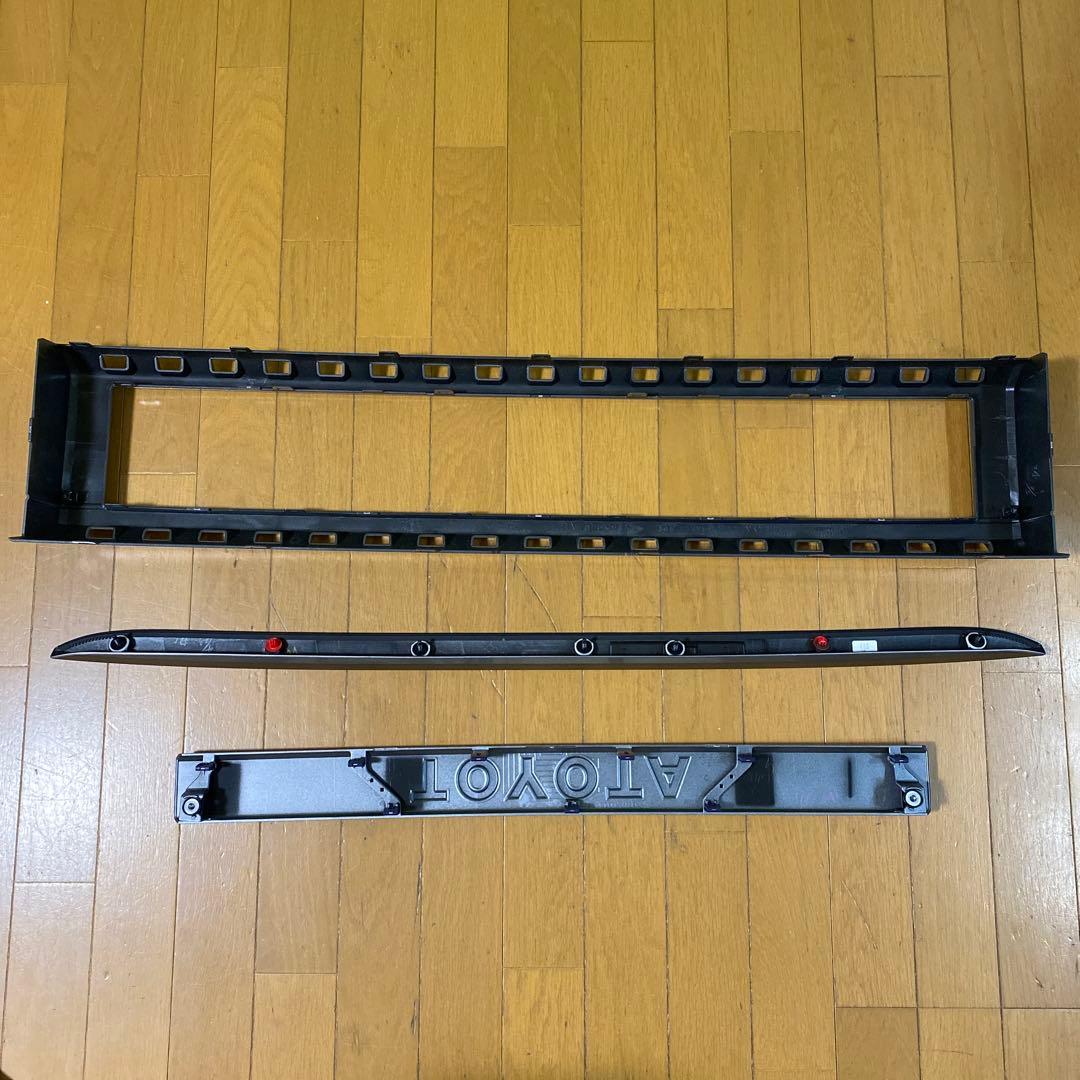 TOYOTA 純正ランドクルーザー250VX モデル　新車外しパーツ4点セット