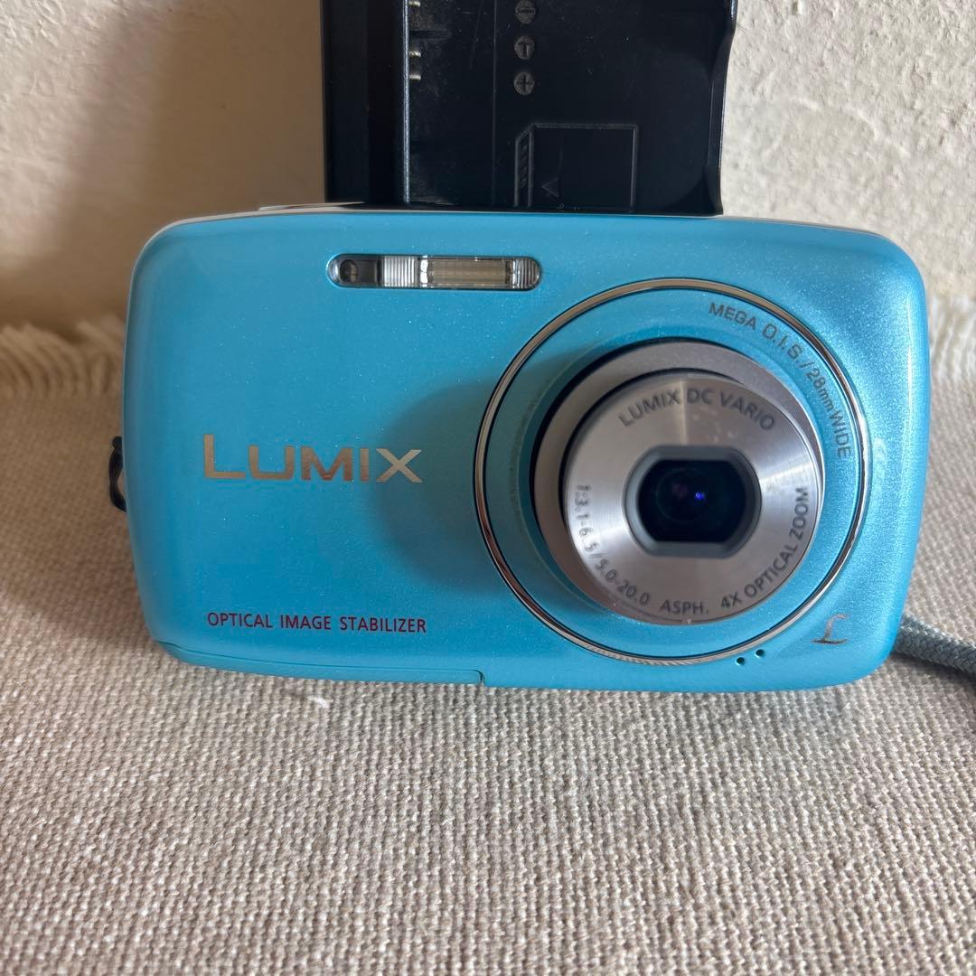 Panasonic パナソニック　LUMIX DMC-S1　デジタルカメラ