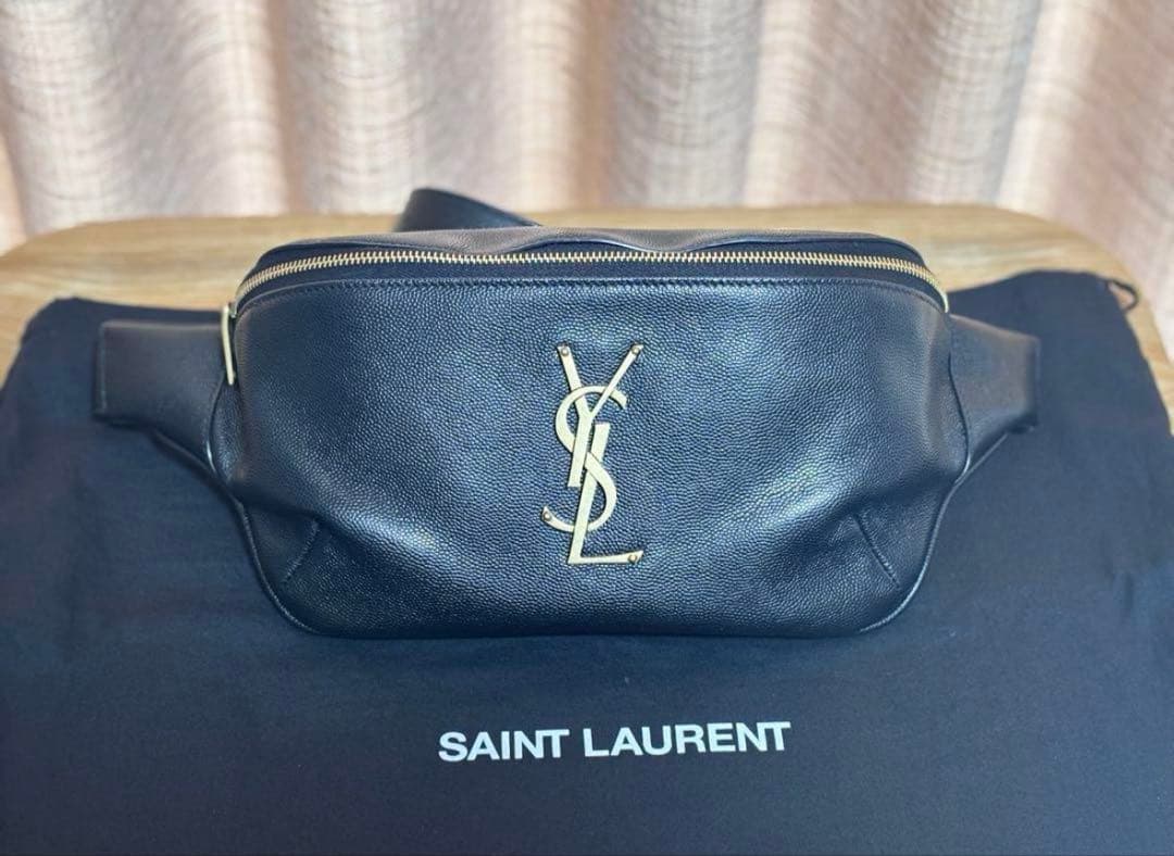サンローラン⭐︎ボディバッグ