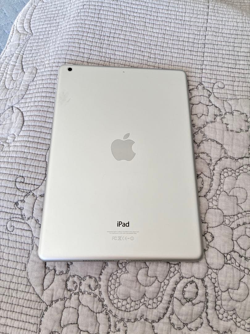 Apple iPad 9.7インチ シルバー 本体