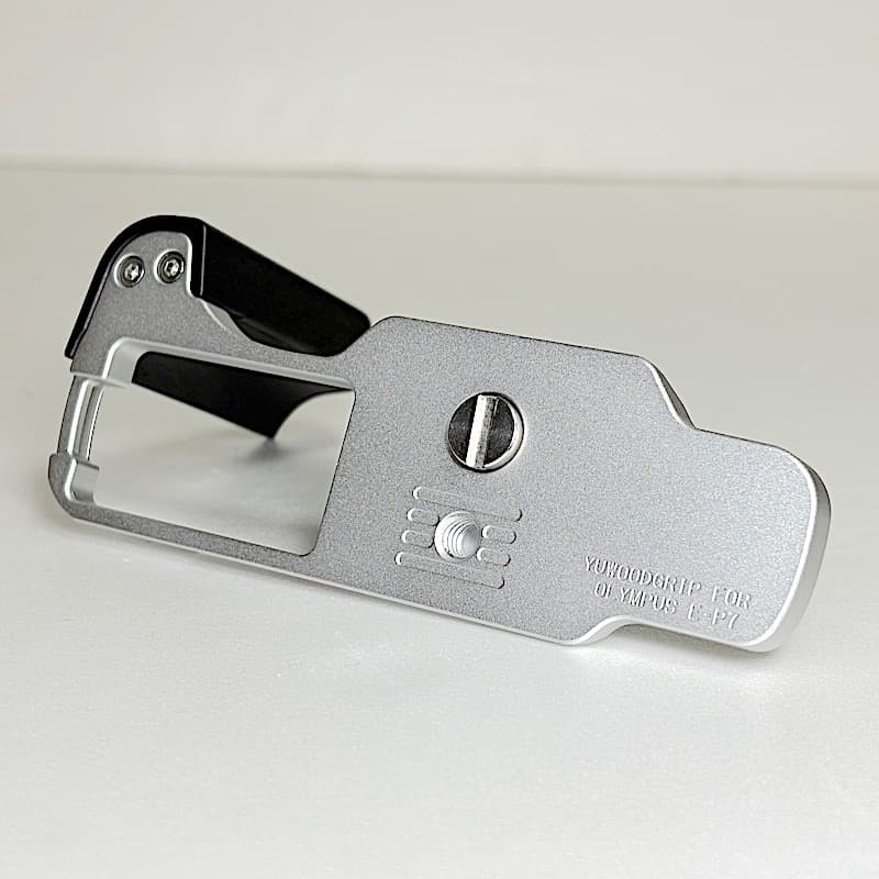 も*く様 新品同様オリンパスPEN E-P7ダブルズームキット＋注目希少L型グリ