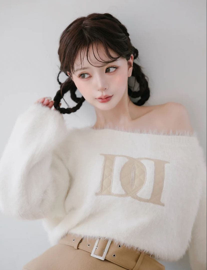 ダーリッチDDロゴワンショルニットトップス