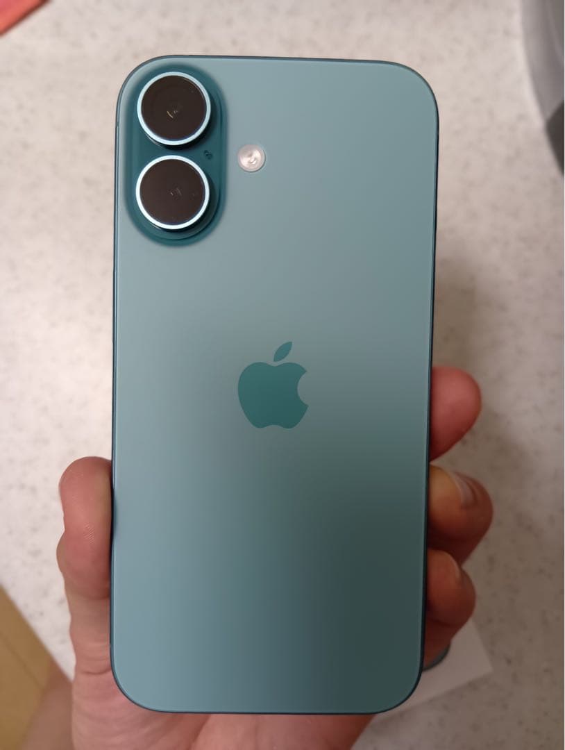 Apple iPhone 16 本体 128GB ティール