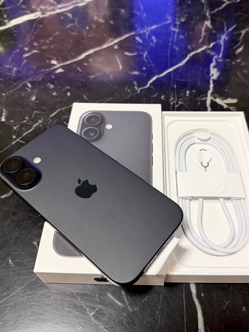 iPhone16 128GB ブラック　SIMフリー　ちよ