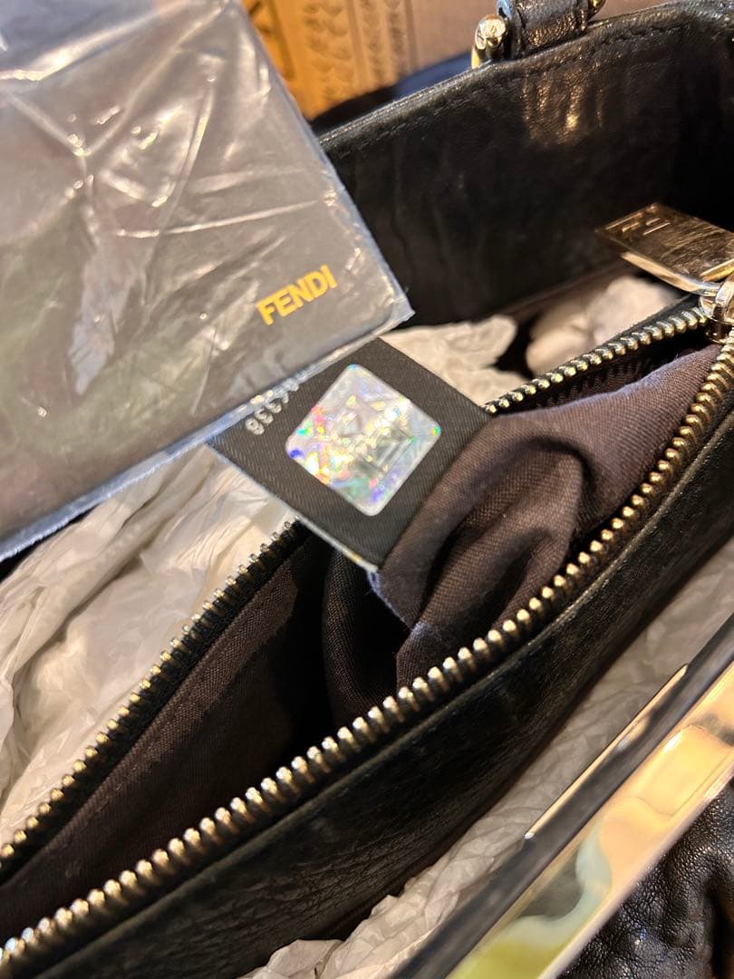 ❤️美品❤️ FENDI 黒 レザー ショルダーバッグ