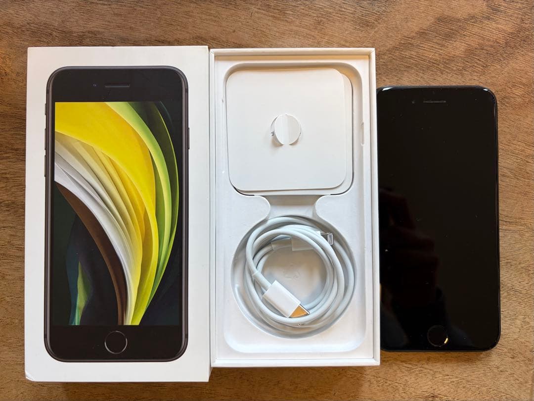 iPhoneSE 第二世代　128G ブラック　iFace付き