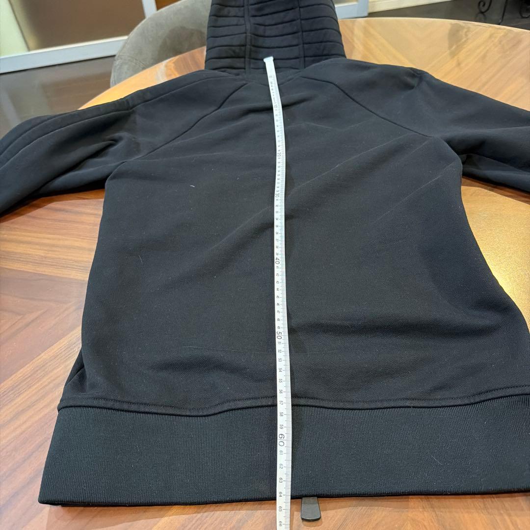 MONCLER ブラックパーカー フード付き