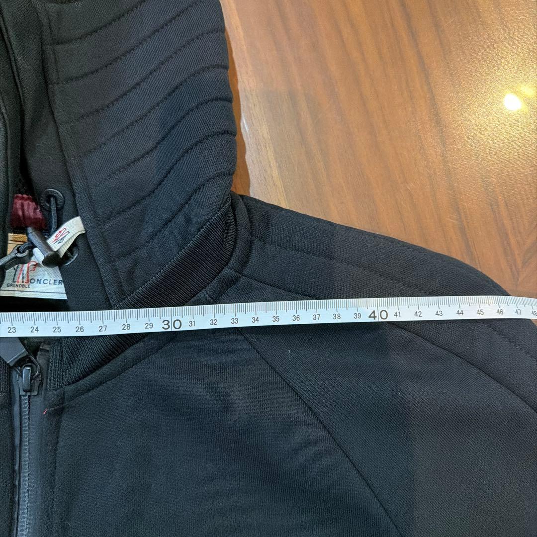 MONCLER ブラックパーカー フード付き