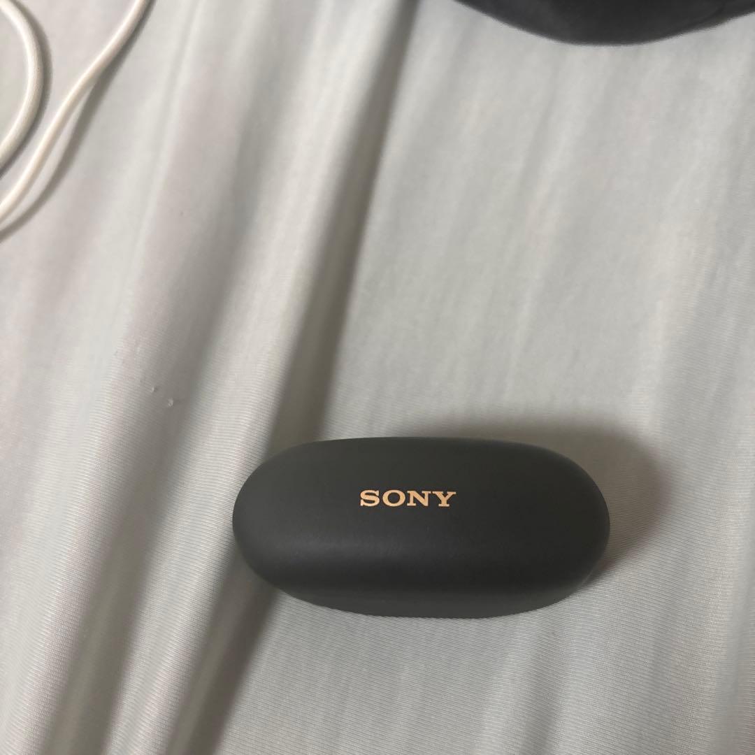 WF-1000XM5 本体、充電ケース