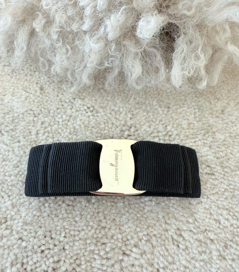 Ferragamoフェラガモ バレッタ ヴァラ ブラック ゴールド金具 リボン