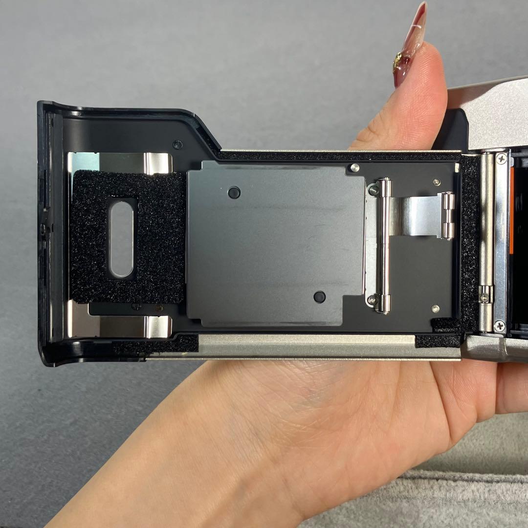 【美品】CONTAX Tvs シルバー コンパクトフィルムカメラ