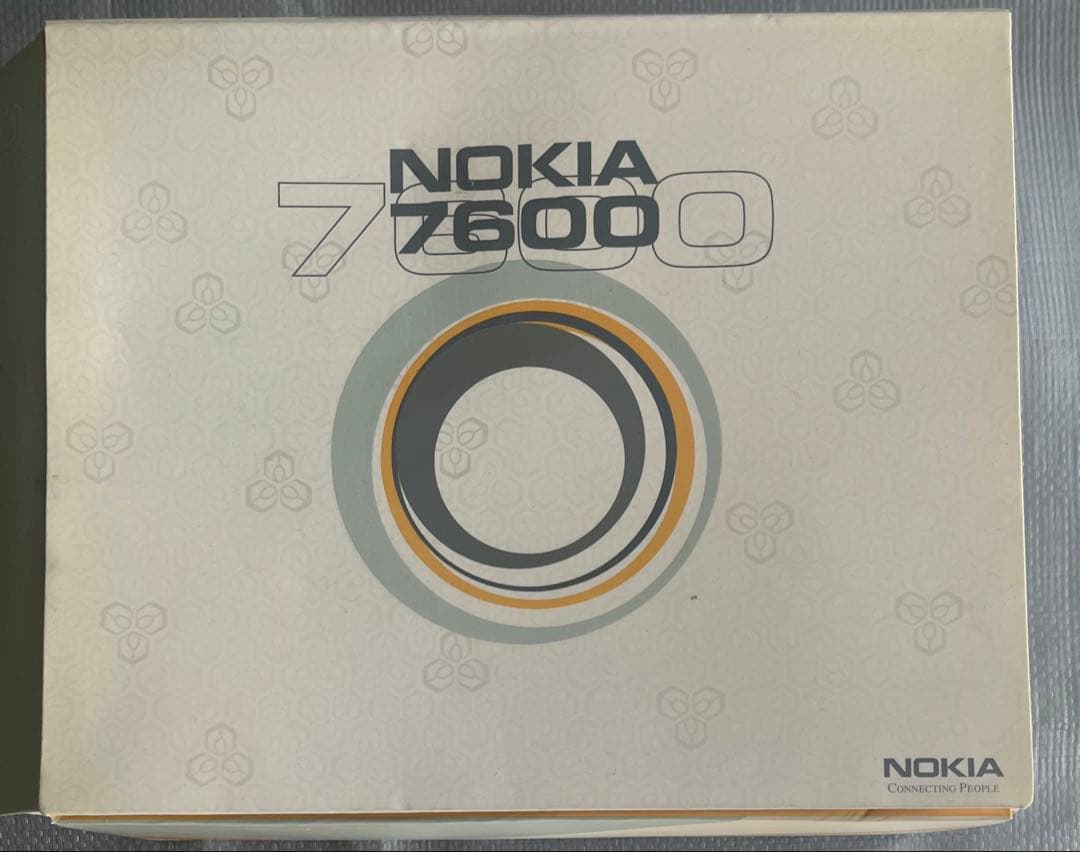 良*S様 Nokia 7600 本体 ホワイト/ゴールド