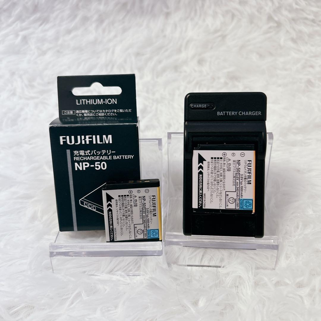 【美品】FUJIFILM X20 シルバー デジタルカメラ FX-X20S