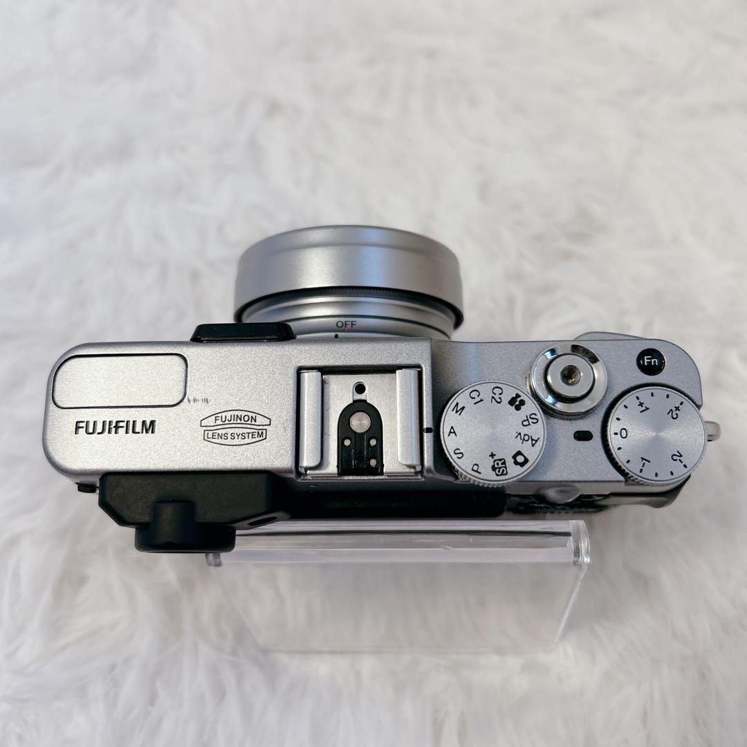 【美品】FUJIFILM X20 シルバー デジタルカメラ FX-X20S