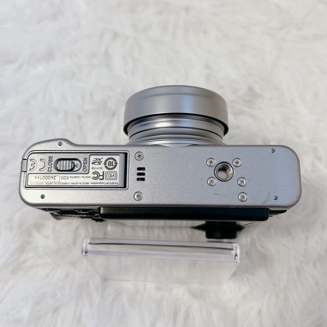 【美品】FUJIFILM X20 シルバー デジタルカメラ FX-X20S