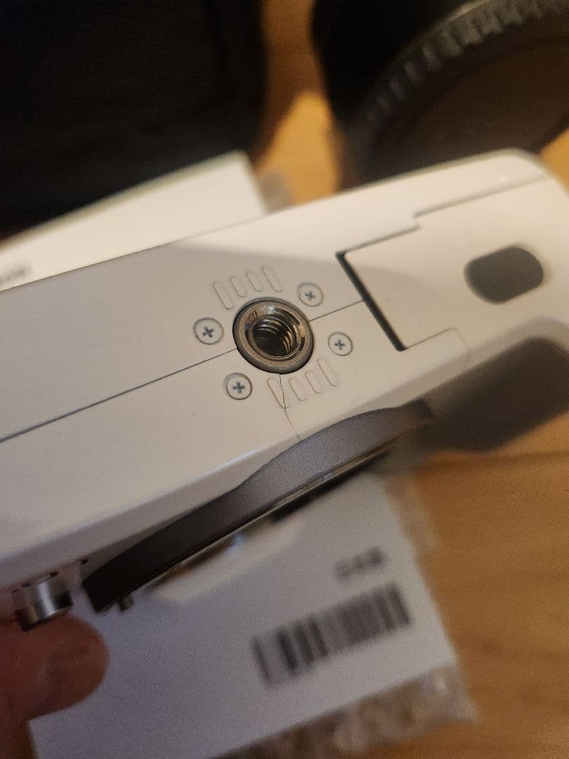 Canon EOS Kiss M レンズキット ホワイト EFアダプター付き