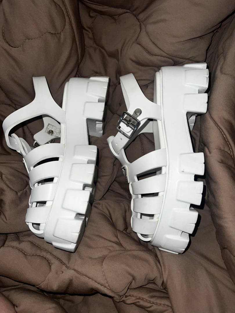 PRADA モノリスラバーサンダル　37