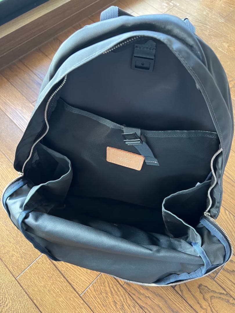 美品【スタンダードサプライ】コーデュラ素材　濃グレーバックパック