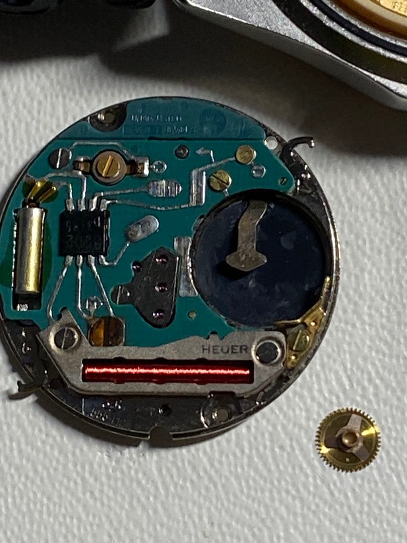 bscになります　旧HEUER ホイヤー2000 プロ　ムーブ新品交換済