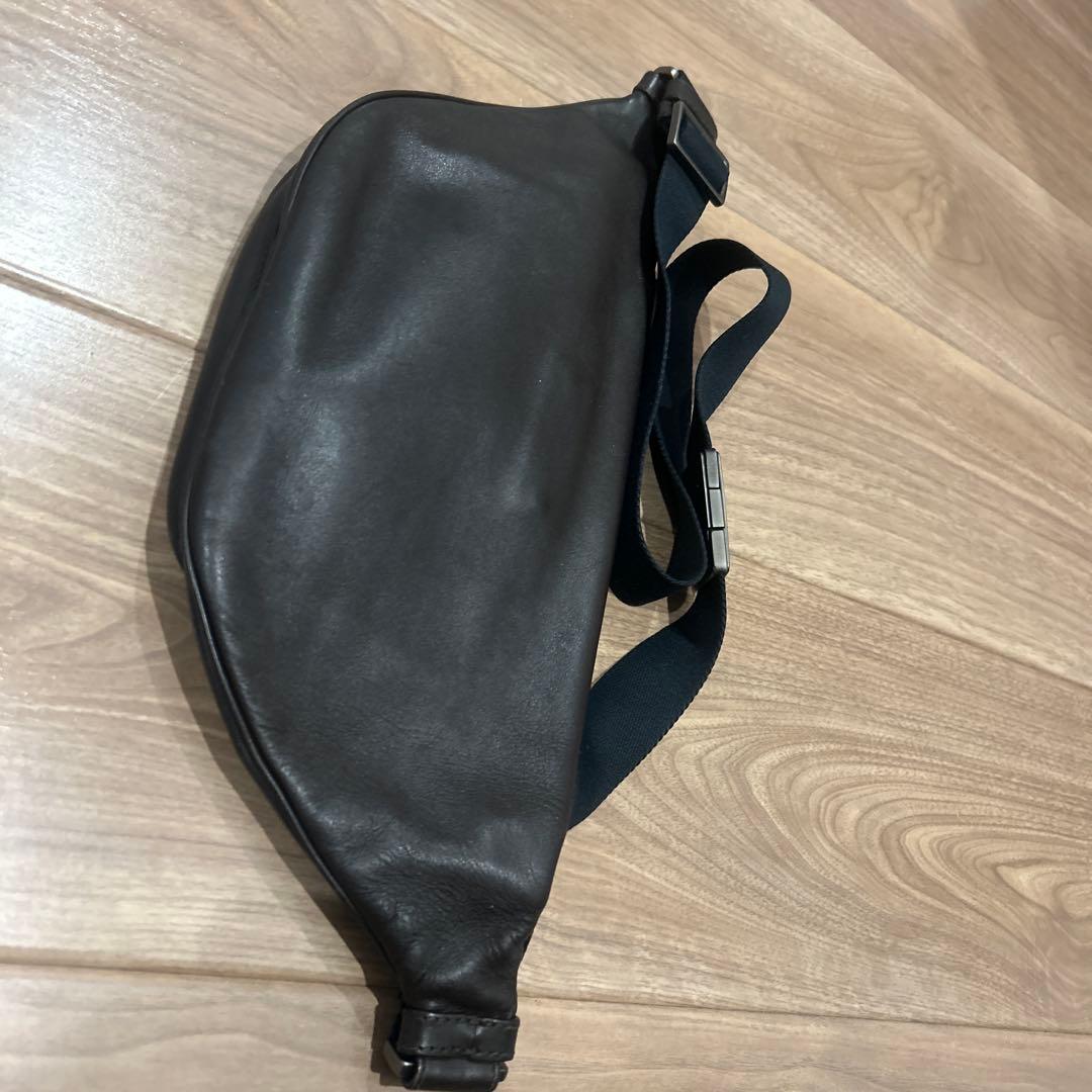 ポンチョです！！BOTTEGA VENETA ボディバッグ ダークブラウン