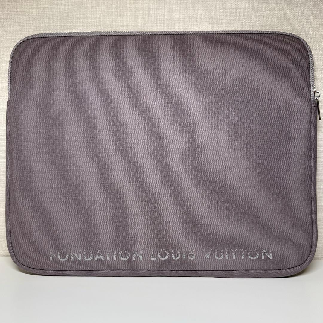ルイヴィトン美術館 ラップトップケース PCケース グレー