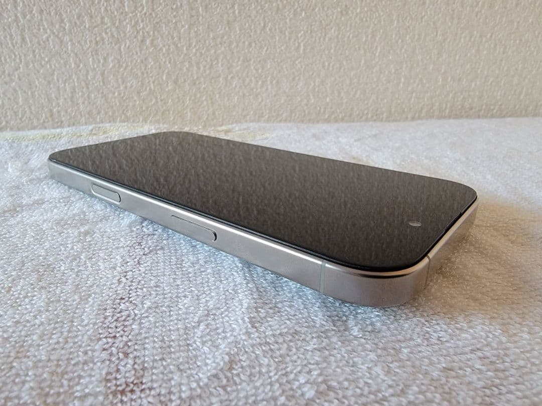 【極美品】iPhone 16 Pro 128GB 国内版 / バッテリー100%