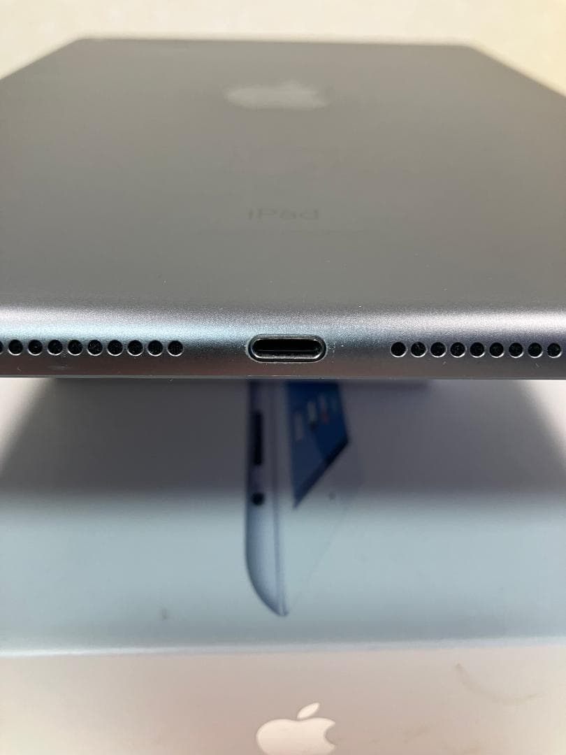 iPad 7世代　32GB グレー　セルラー カバーガラス付