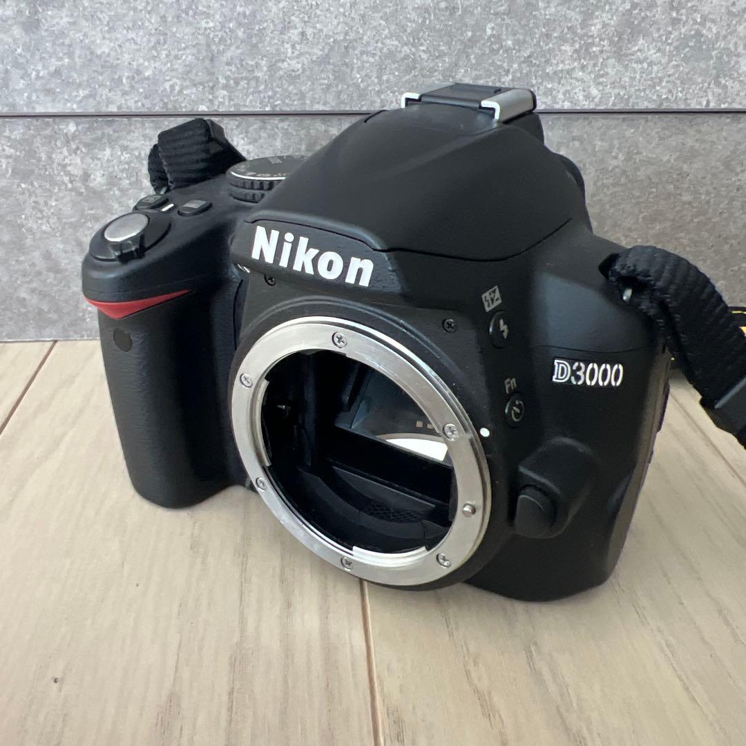 Nikon D3000 デジタル一眼レフカメラ ブラック　本体