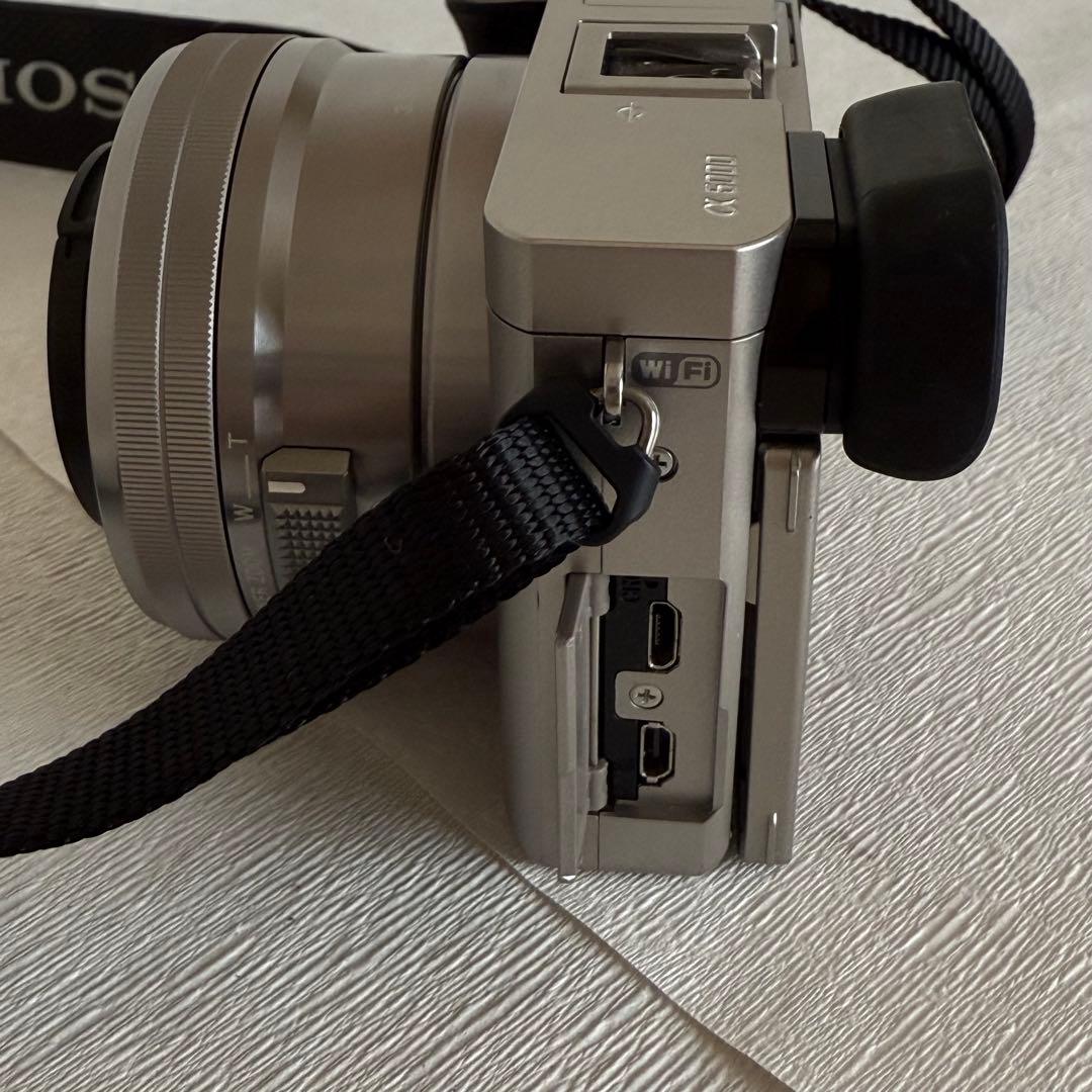 h*o様 【中古】SONY α6000 シルバー ダブルズームレンズキット