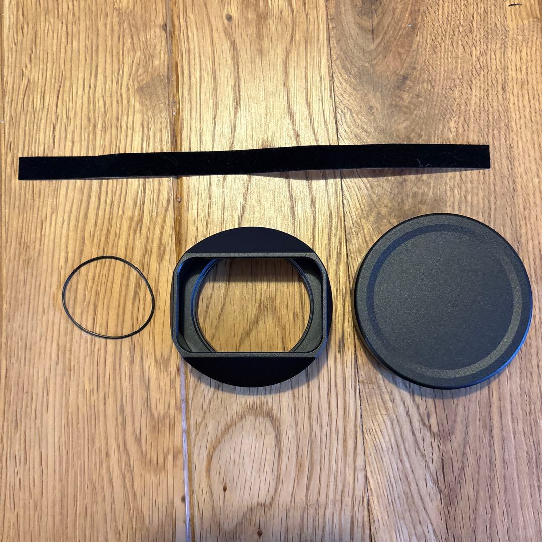 【ほぼ新品】 Nikon 単焦点レンズ　28mm 入手困難なスクエアレンズフード