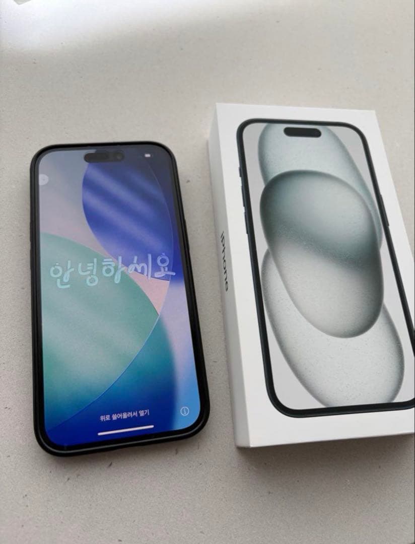 ちろる　iPhone 15 128GB ブラック SIMフリー 美品