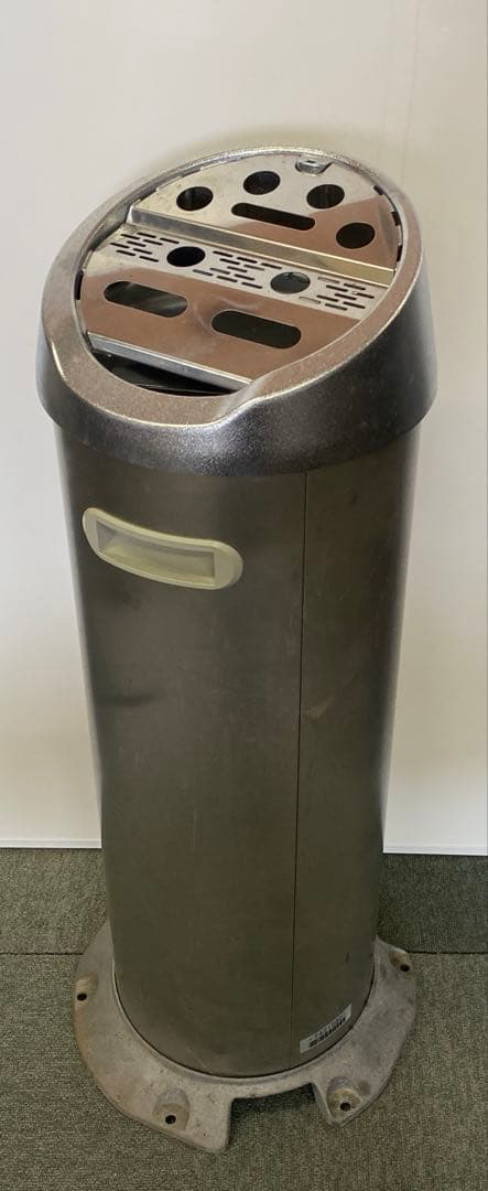 置き型灰皿 シルバー 置物 インテリア シンプル 灰皿 固定式 K