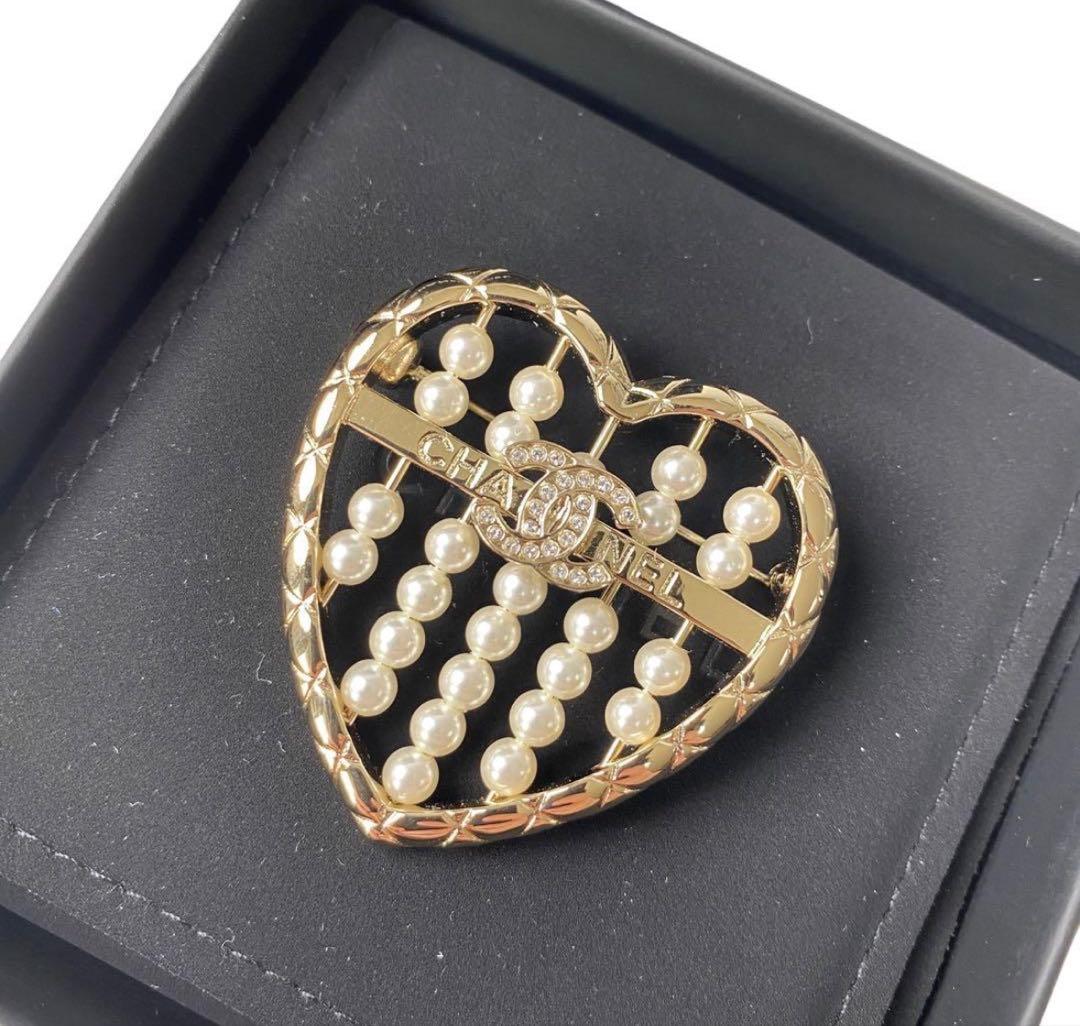 未使用 シャネルCHANEL メティエダール コレクション ブローチ B25A