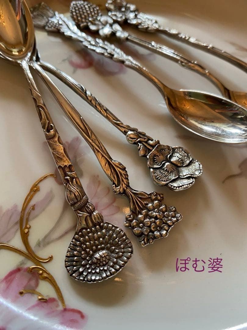 ①ティファニー／純銀スプーン12本組②③R.ドルトン＆コールポート／皿 各２枚