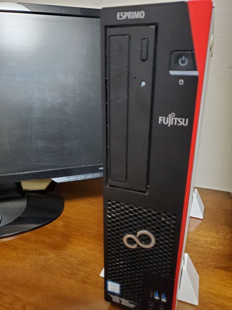 新品SSD換装済Fujitsu製ESPRIMO D588/BX i5-9500