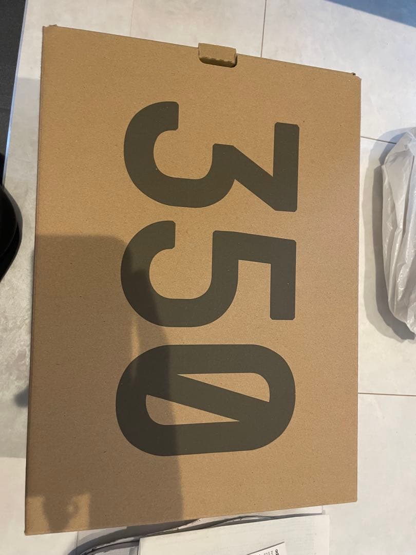 adidas YEEZY Boost 350 V2 イージーブースト　ゼブラ